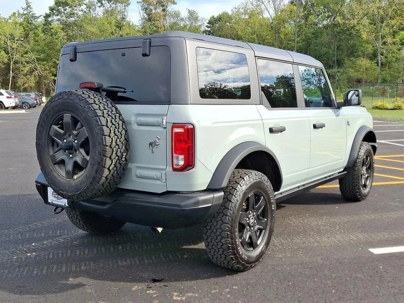 2023 Ford Bronco 6th Gen - Image 6 of 12