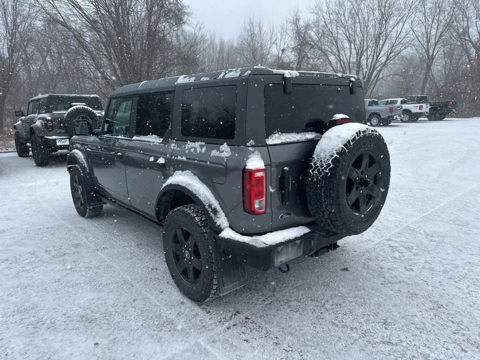 2023 Ford Bronco 6th Gen - Image 9 of 12