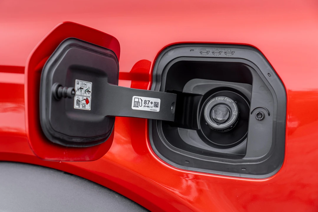 2023 Ford Bronco 6th Gen - Image 28 of 31