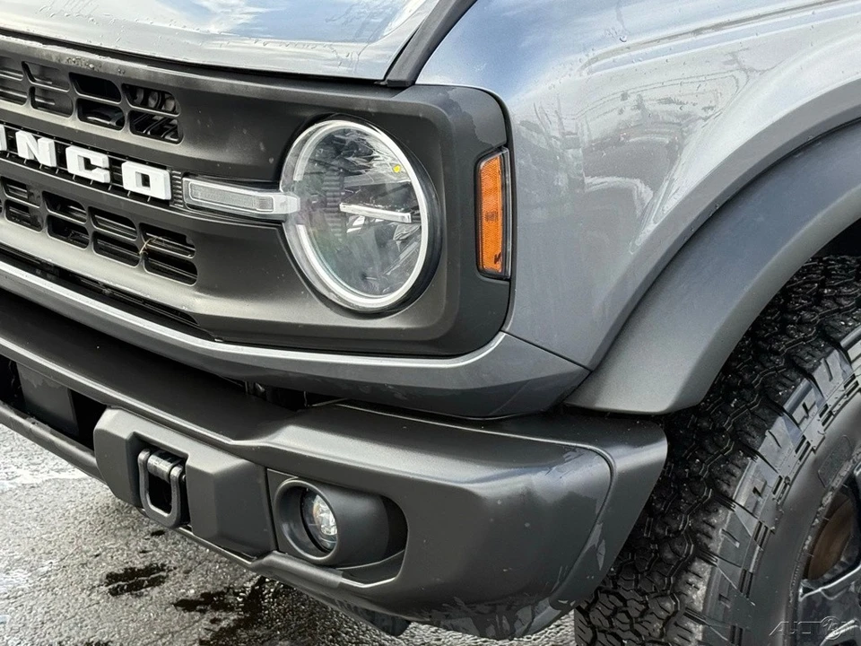 2023 Ford Bronco 6th Gen - Image 9 of 12
