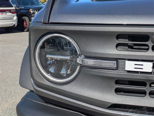 2023 Ford Bronco 6th Gen - Image 10 of 12