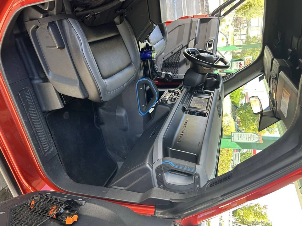 2023 Ford Bronco 6th Gen - Image 10 of 13