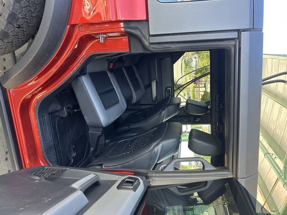 2023 Ford Bronco 6th Gen - Image 12 of 13