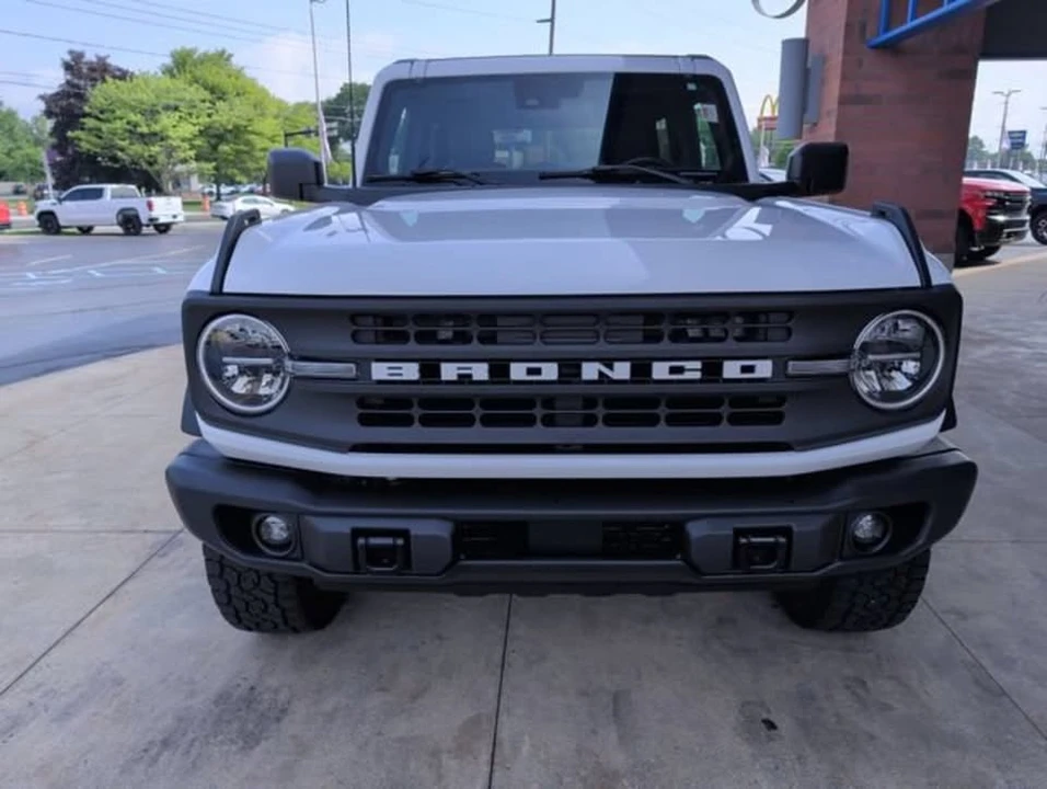 2023 Ford Bronco 6th Gen - Image 6 of 13
