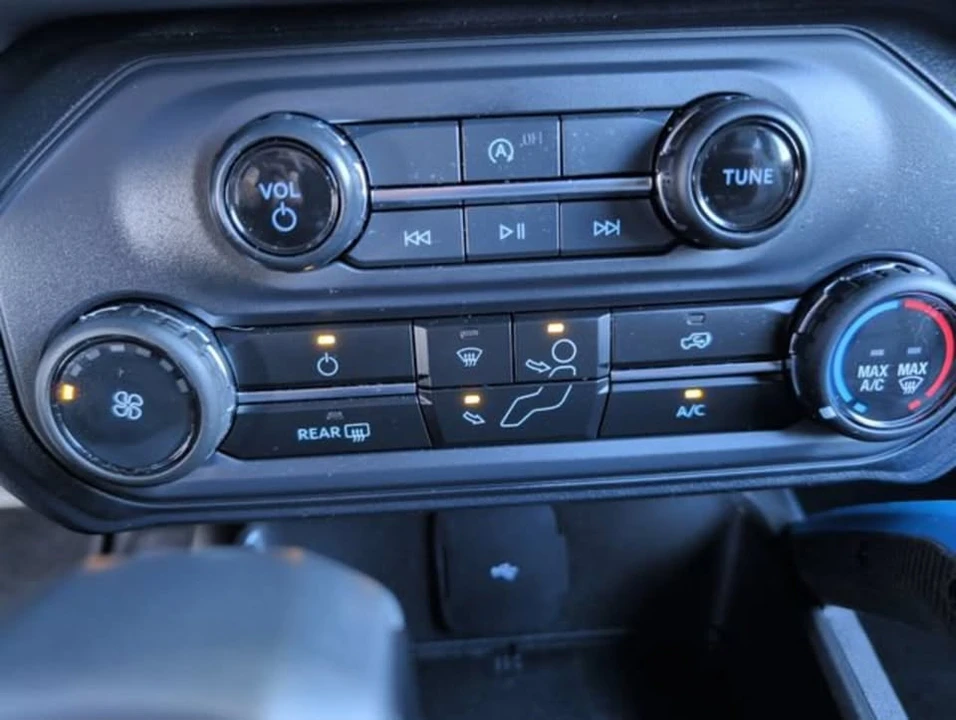 2023 Ford Bronco 6th Gen - Image 12 of 13