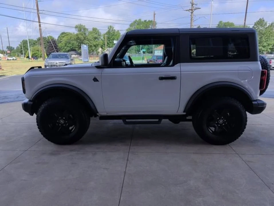 2023 Ford Bronco 6th Gen - Image 2 of 13