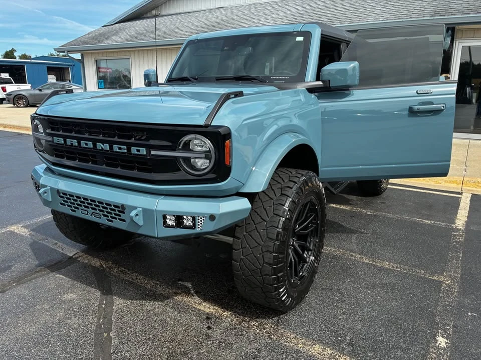 2023 Ford Bronco 6th Gen - Image 4 of 16