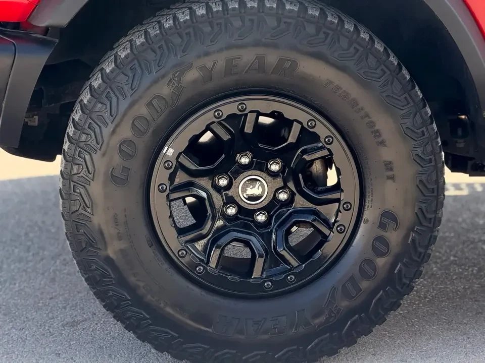 2023 Ford Bronco 6th Gen - Image 5 of 10