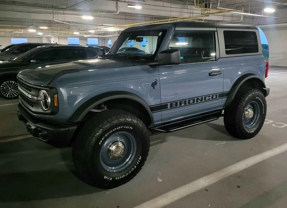 2023 Ford Bronco 6th Gen - Image 9 of 21