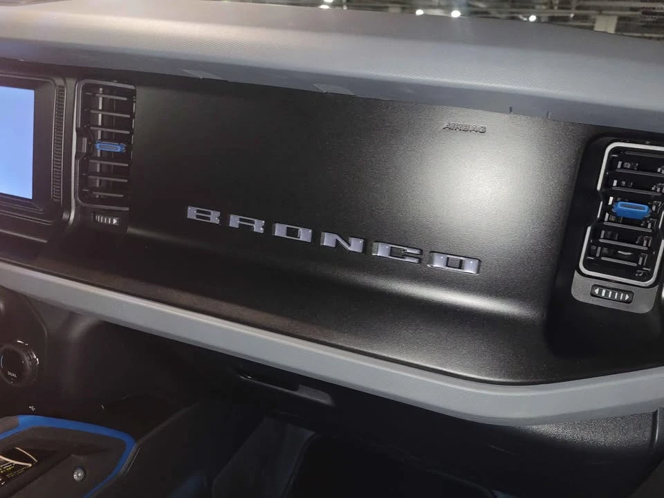 2023 Ford Bronco 6th Gen - Image 20 of 21