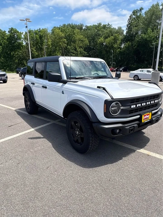 2023 Ford Bronco 6th Gen - Image 2 of 9