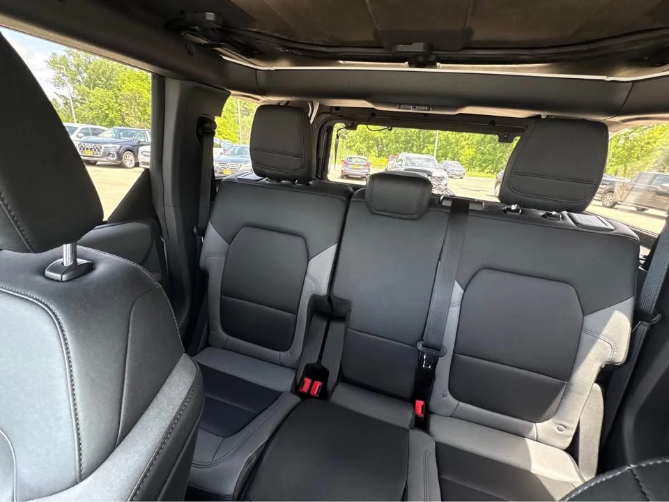 2023 Ford Bronco 6th Gen - Image 8 of 9