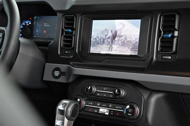 2023 Ford Bronco 6th Gen - Image 9 of 17
