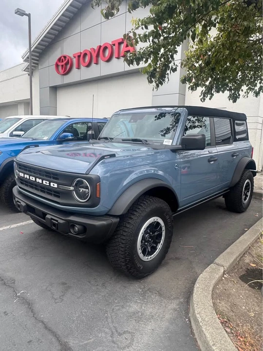 2023 Ford Bronco 6th Gen - Image 2 of 5