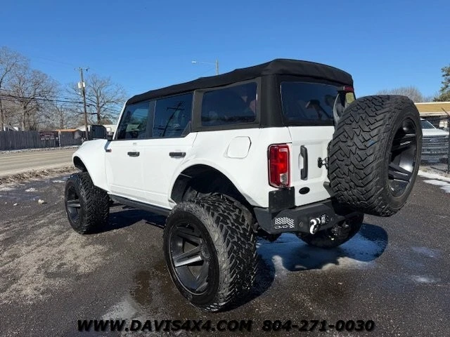 2023 Ford Bronco 6th Gen - Image 8 of 12