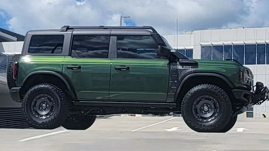 2023 Ford Bronco 6th Gen - Image 2 of 31
