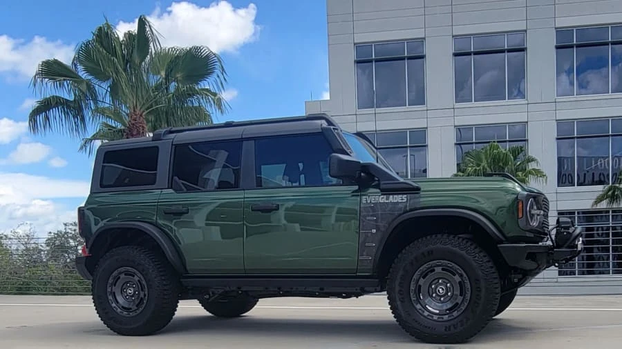 2023 Ford Bronco 6th Gen - Image 16 of 31