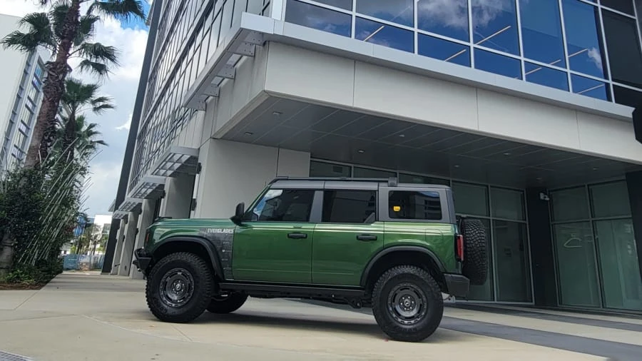 2023 Ford Bronco 6th Gen - Image 19 of 31