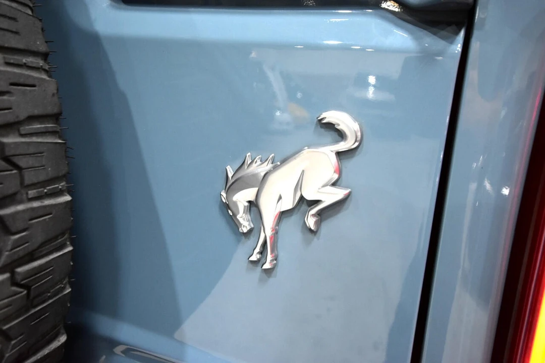 2023 Ford Bronco 6th Gen - Image 15 of 21