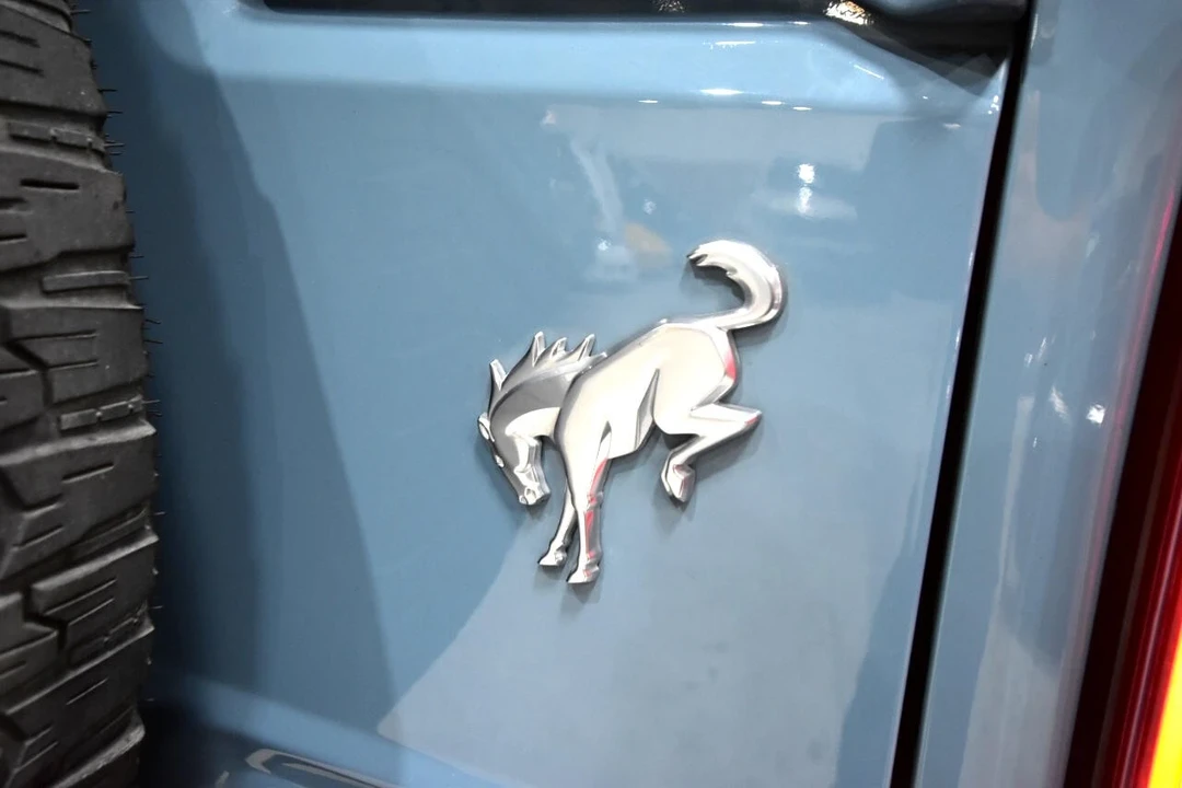 2023 Ford Bronco 6th Gen - Image 15 of 21