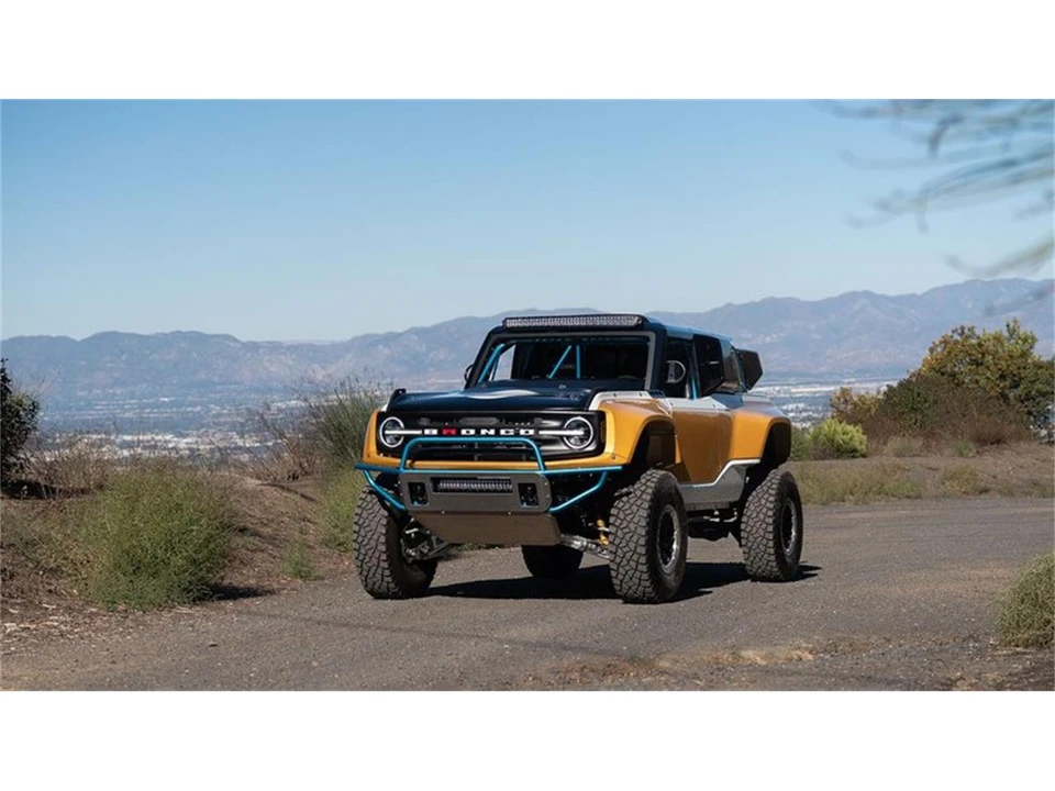 2023 Ford Bronco 6th Gen - Image 15 of 31