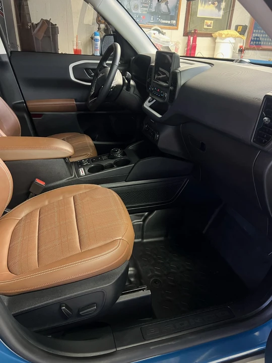 2023 Ford Bronco 6th Gen - Image 11 of 12