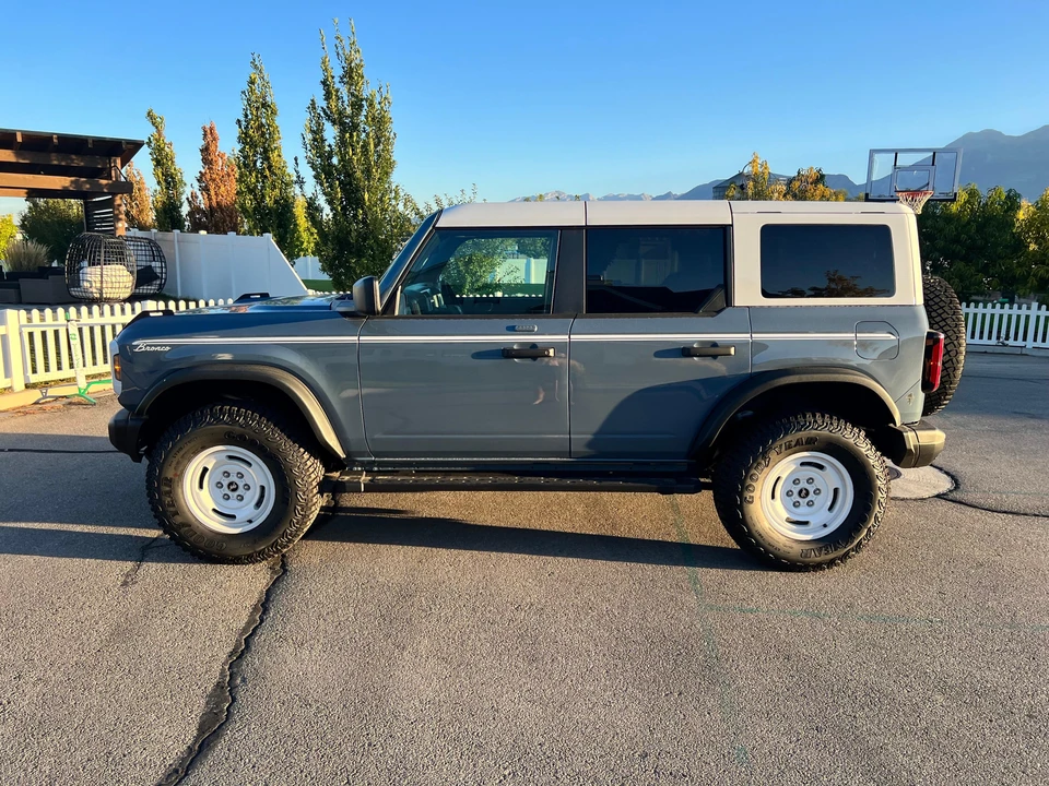 2023 Ford Bronco 6th Gen - Image 9 of 31