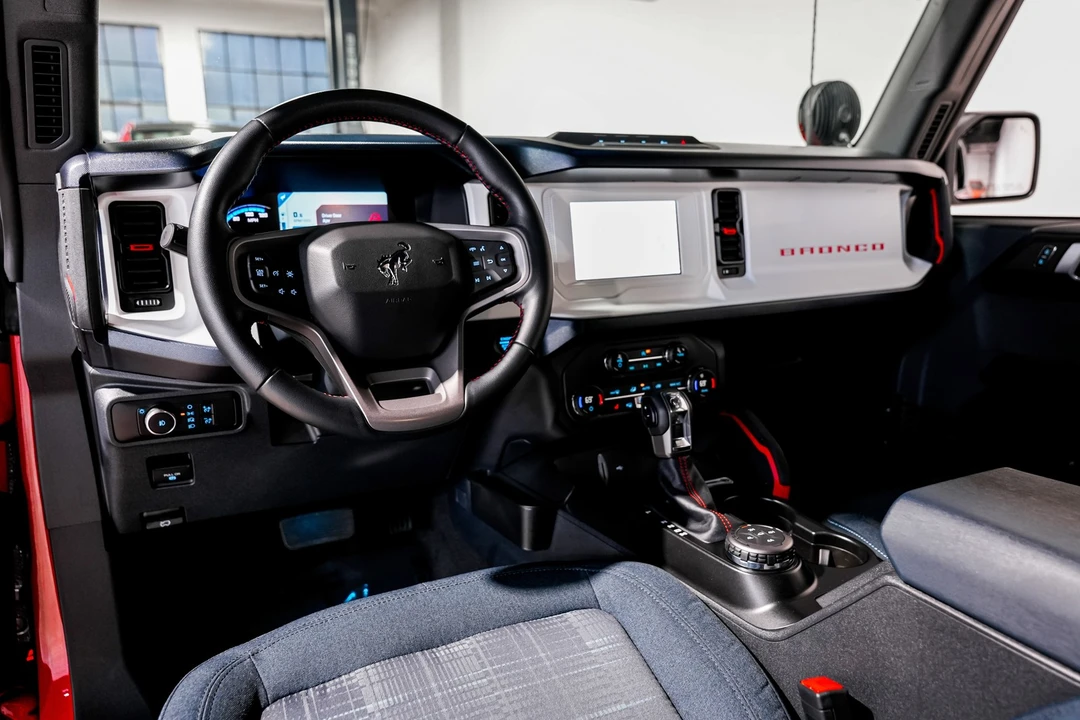 2023 Ford Bronco 6th Gen - Image 9 of 12