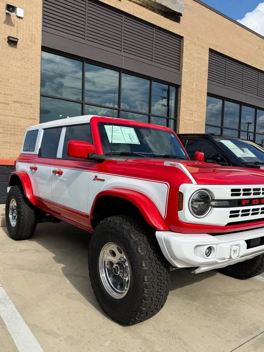 2023 Ford Bronco 6th Gen - Image 1 of 3