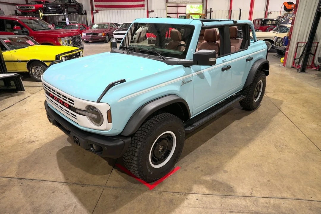 2023 Ford Bronco 6th Gen - Image 15 of 31
