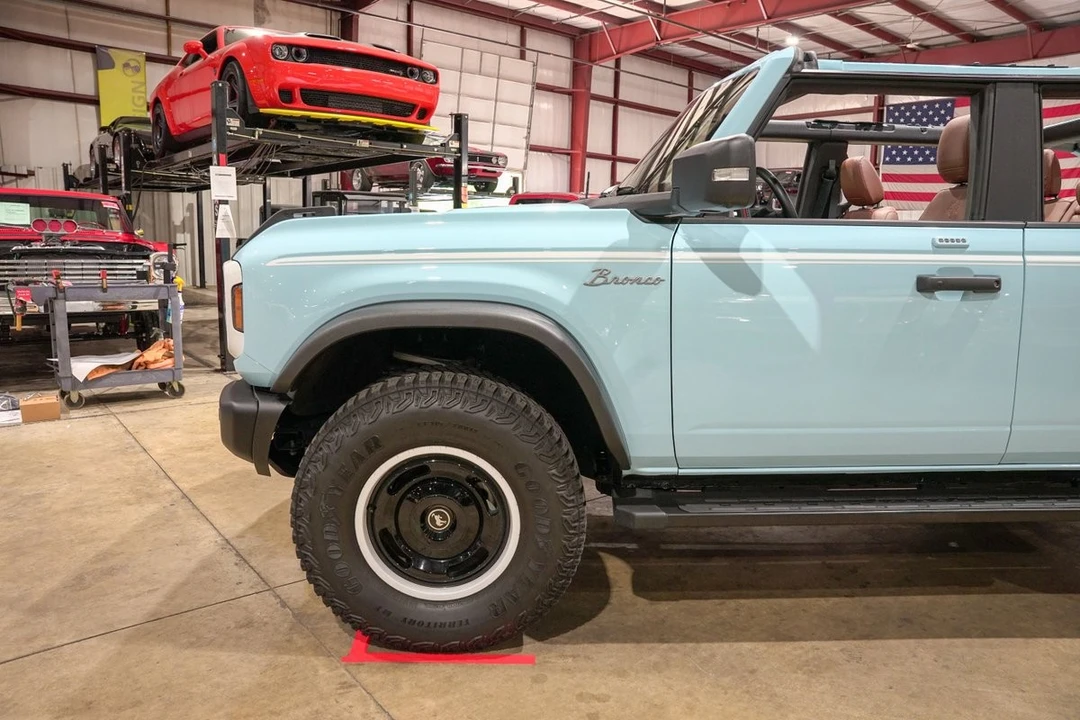 2023 Ford Bronco 6th Gen - Image 3 of 31