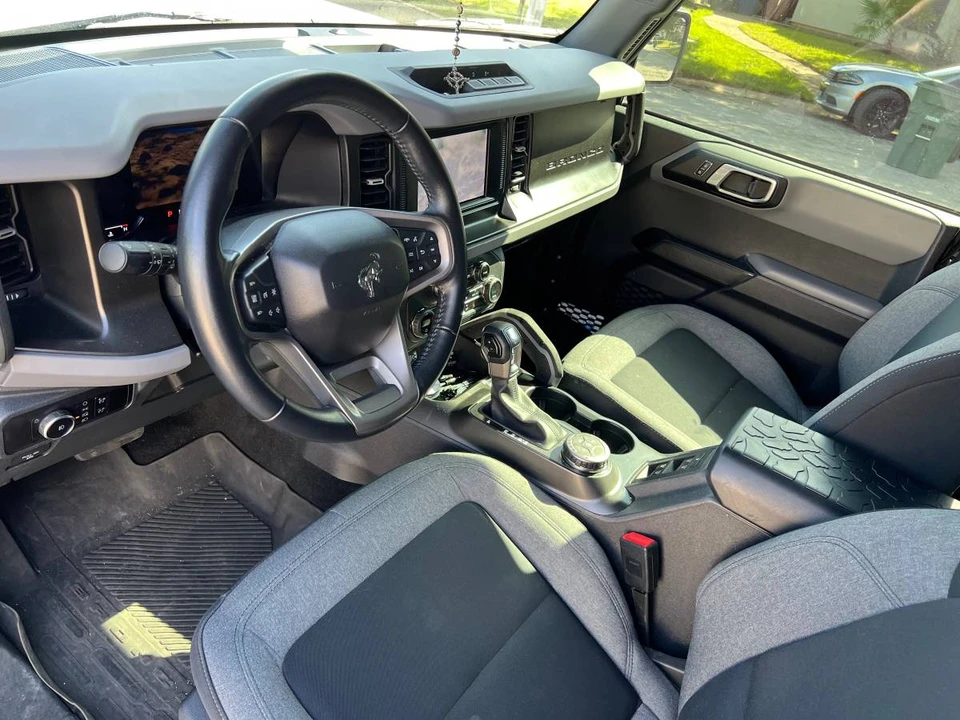 2023 Ford Bronco 6th Gen - Image 8 of 10