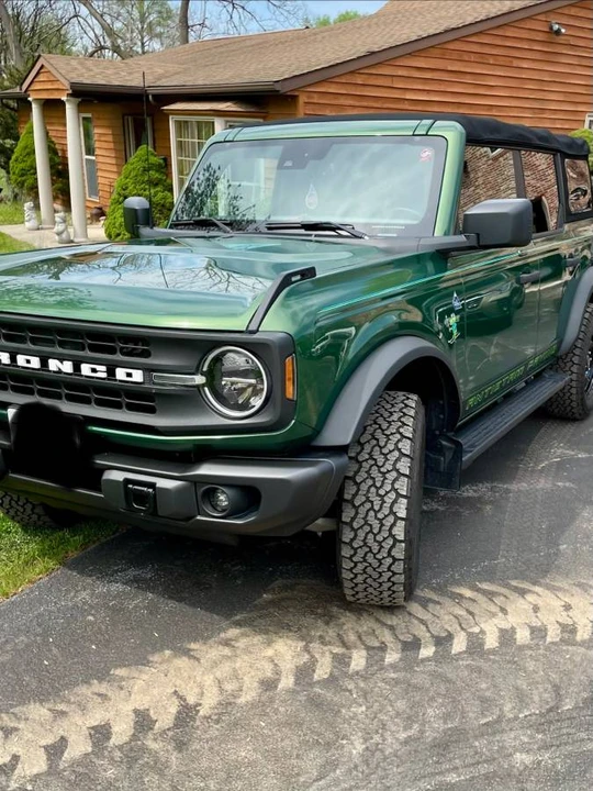 2023 Ford Bronco 6th Gen - Image 2 of 9