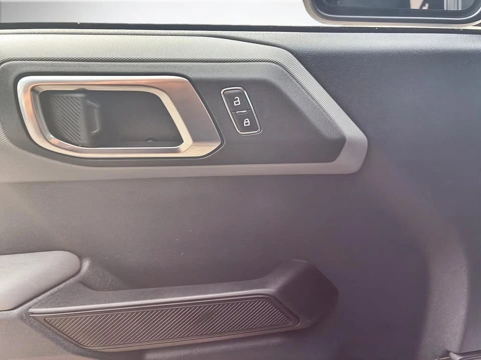 2023 Ford Bronco 6th Gen - Image 10 of 10