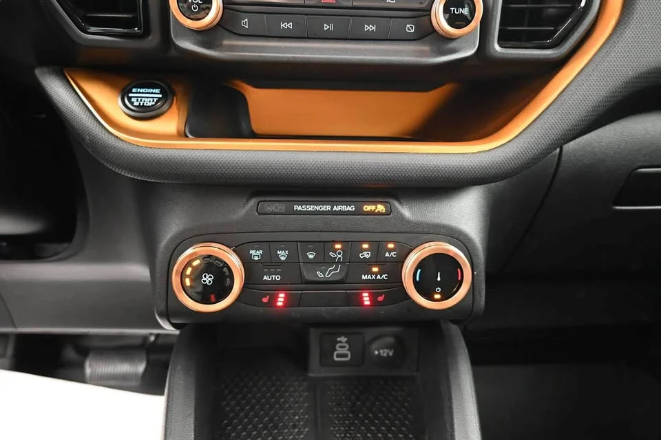 2023 Ford Bronco 6th Gen - Image 8 of 9