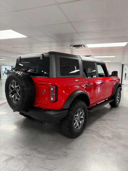 2023 Ford Bronco 6th Gen - Image 5 of 14