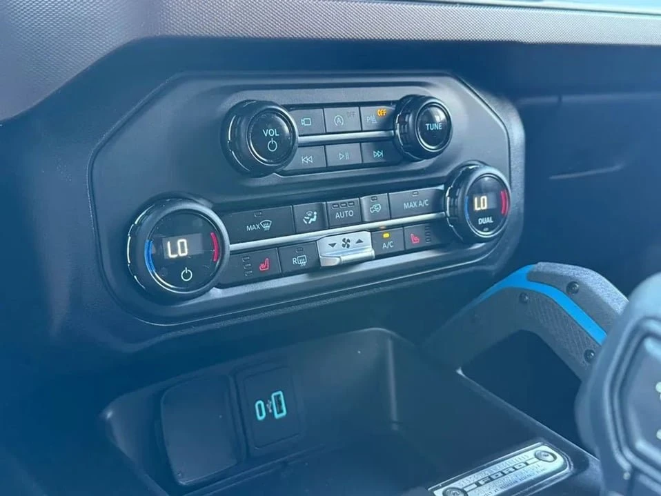 2023 Ford Bronco 6th Gen - Image 15 of 20