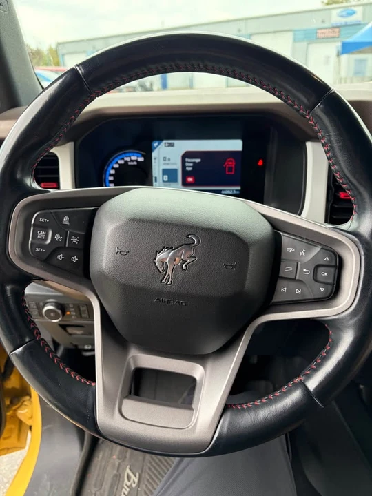 2023 Ford Bronco 6th Gen - Image 9 of 11