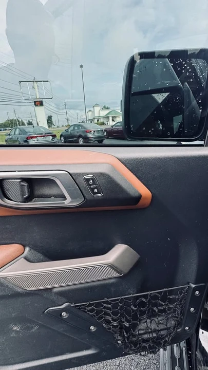 2023 Ford Bronco 6th Gen - Image 9 of 15