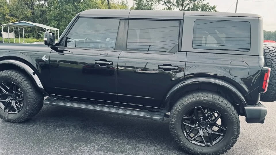2023 Ford Bronco 6th Gen - Image 2 of 15