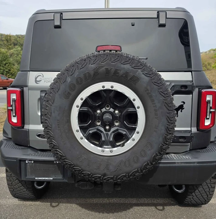 2023 Ford Bronco 6th Gen - Image 4 of 13