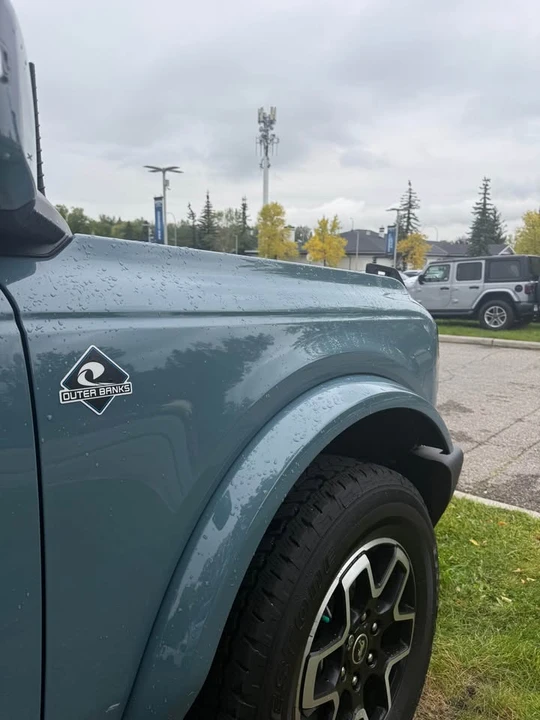 2023 Ford Bronco 6th Gen - Image 3 of 17