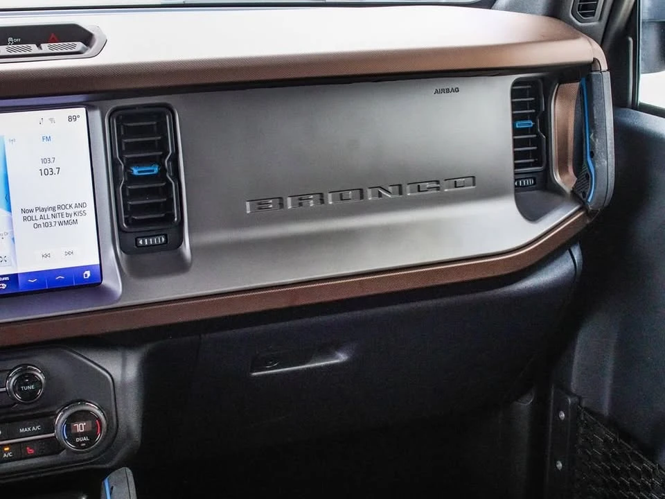 2023 Ford Bronco 6th Gen - Image 16 of 20