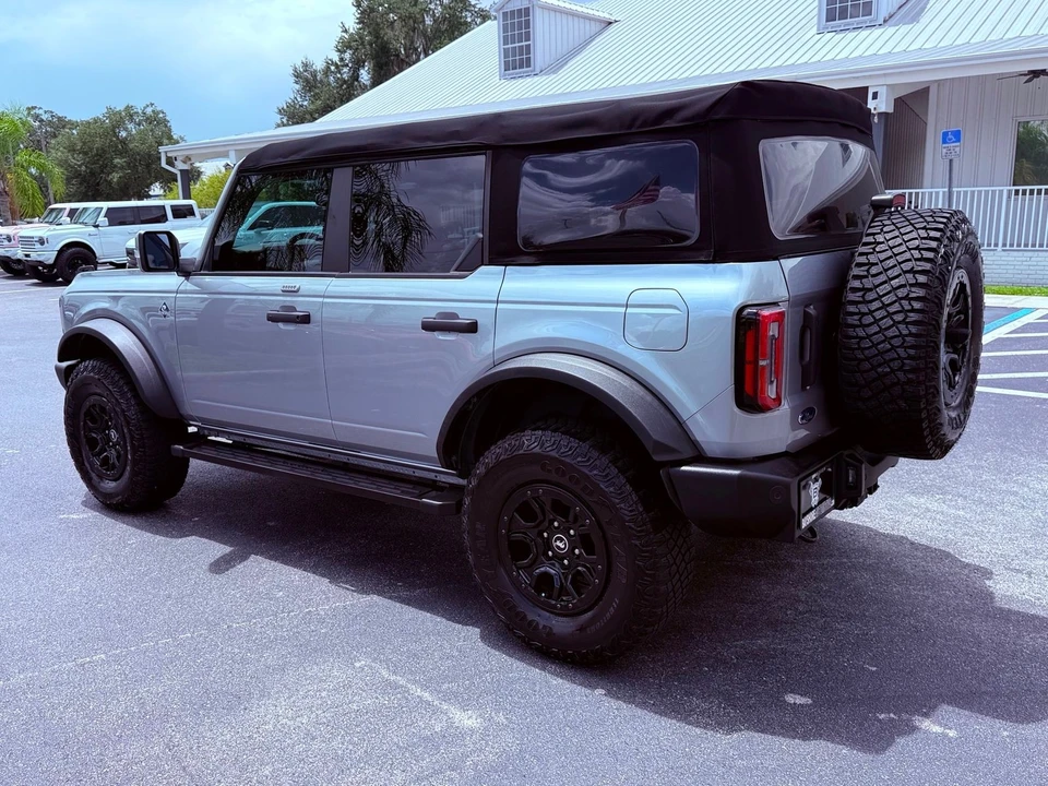 2023 Ford Bronco 6th Gen - Image 9 of 12