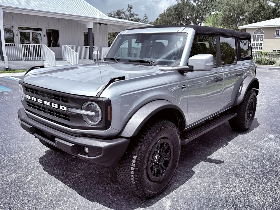 2023 Ford Bronco 6th Gen - Image 3 of 12