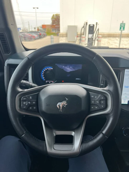 2023 Ford Bronco 6th Gen - Image 10 of 16