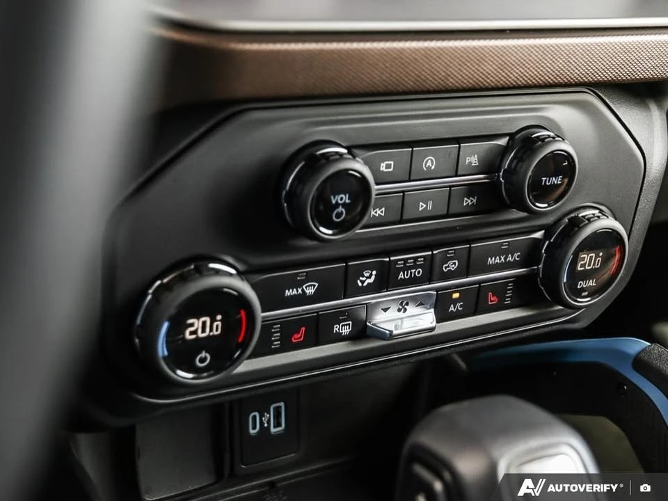 2023 Ford Bronco 6th Gen - Image 8 of 10