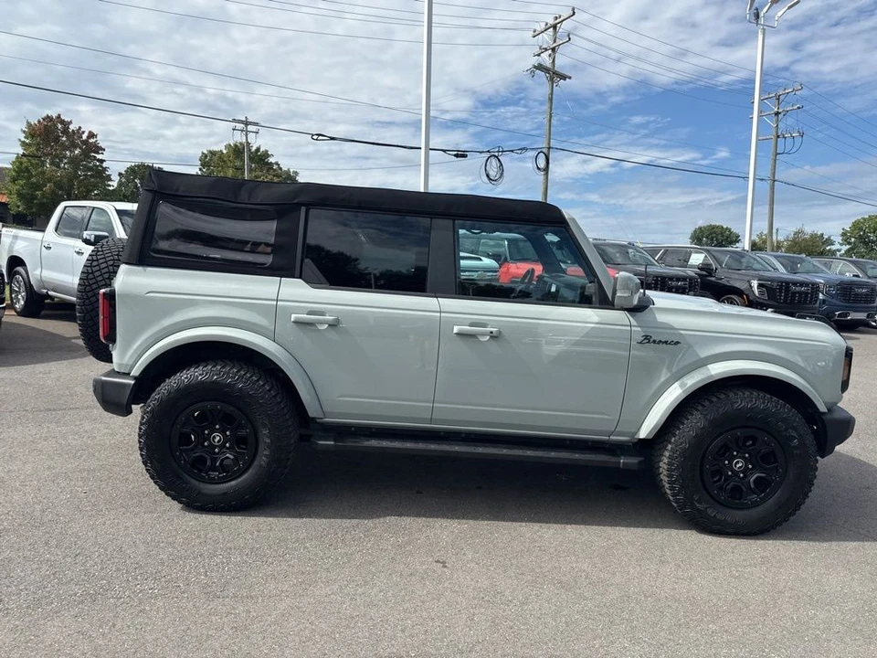 2023 Ford Bronco 6th Gen - Image 6 of 12