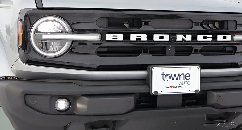 2023 Ford Bronco 6th Gen - Image 10 of 24