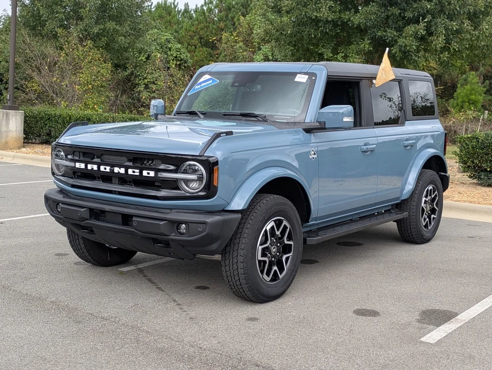 2023 Ford Bronco 6th Gen - Image 8 of 12